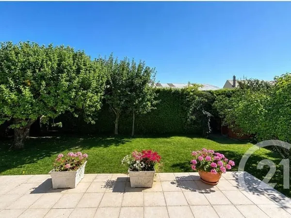 Maison 8 pièces 262 m²