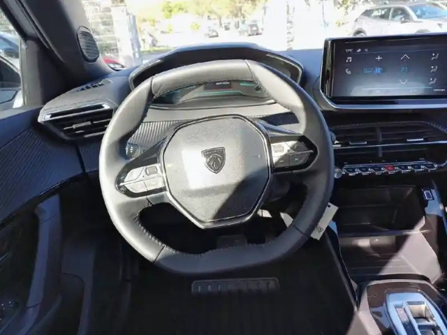 Peugeot 2008 hybrid 110 e-dcs6 — photo 9