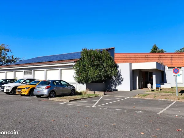 Local 332 m² PAU
