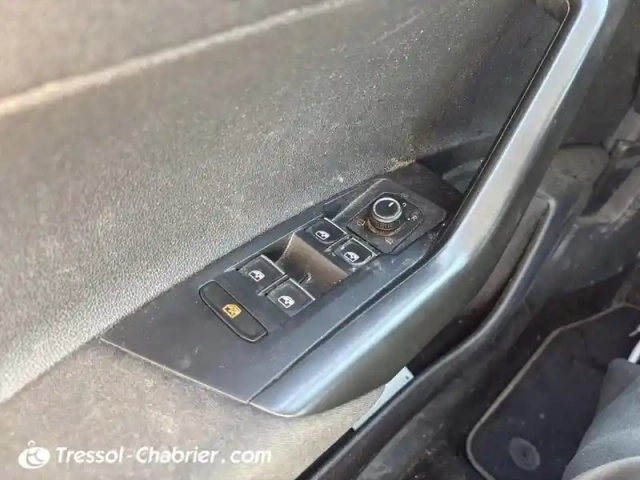 Volkswagen Polo 1.0 tsi 95 s&amp;s bvm5 connect — photo 28