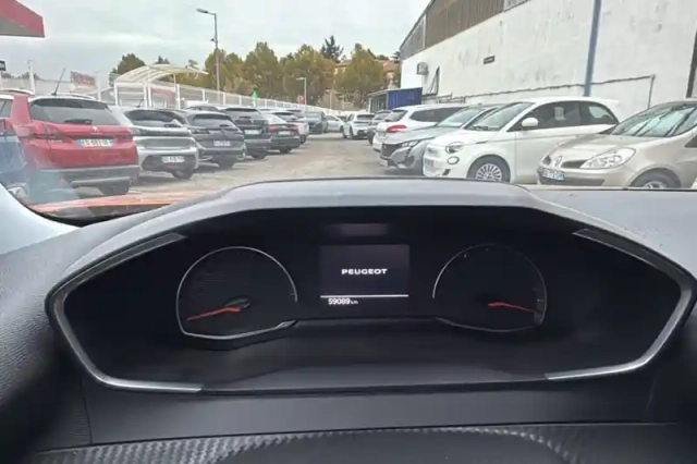 Peugeot 2008 puretech 100 s&amp;s bvm6 — photo 16