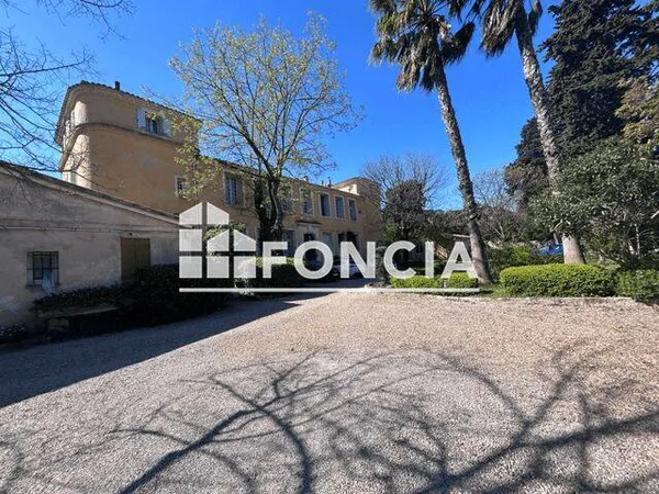 Local commercial 147 m²