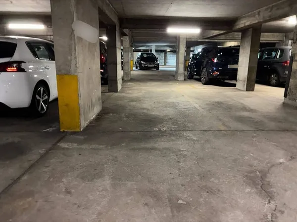 Parking 12 m²