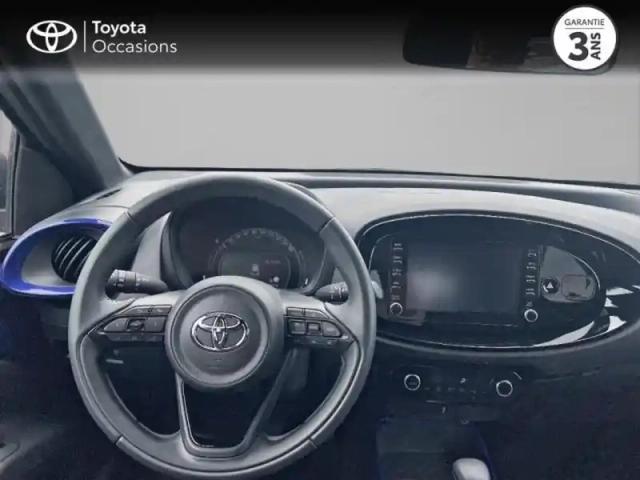 Toyota Aygo x 1.0 vvt-i 72ch design s-cvt — photo 8