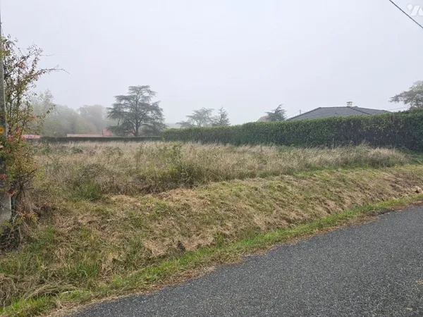 Terrain 1051 m²