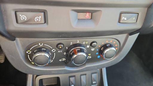 Dacia Duster 1.5 Blue dCi 115 - Black Touch – 2017 – 109198 km – Diesel – Boîte Manuelle — photo 8
