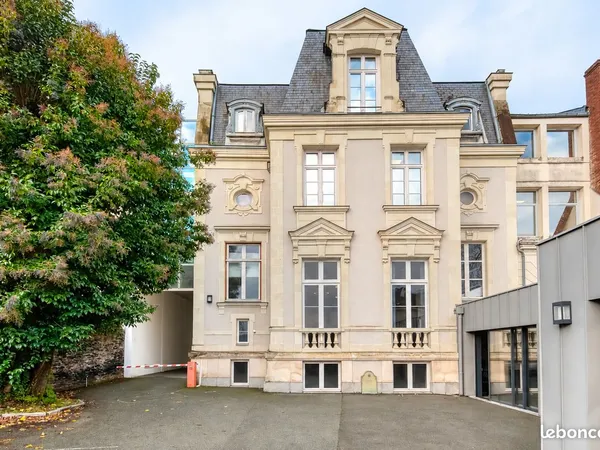 Bureaux de caractère à Angers centre - 1121 m²