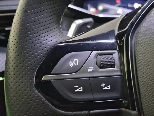 Peugeot 2008 puretech 155 s&amp;s eat8 — photo 28