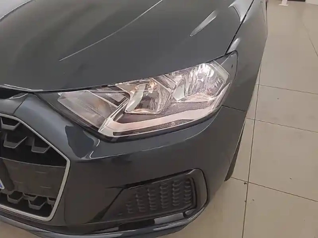 Audi A1 sportback 25 tfsi 95 ch s tronic 7 — photo 16