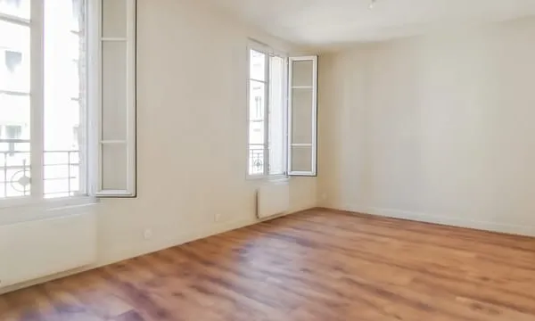 F3 REFAIT À NEUF + TERRASSE 10 M² SANS VIS-À-VIS - SUD-OUES