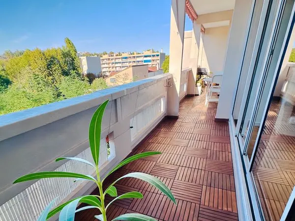 Caluire-et-Cuire - T4 83,4 m² (Rives de Saône) - Dernier étage sans vis à vis - Grand balcon 14 m² -