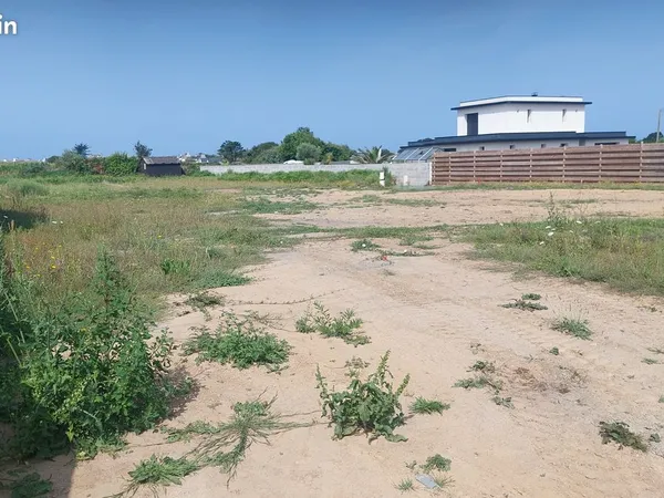 Terrain constructible 569 m² - 800m mer