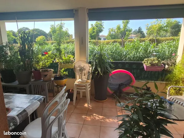 T2 avec place de parking en vente à La Ciotat , residence Lou Bres 1 , sécurisée et tres bien entret