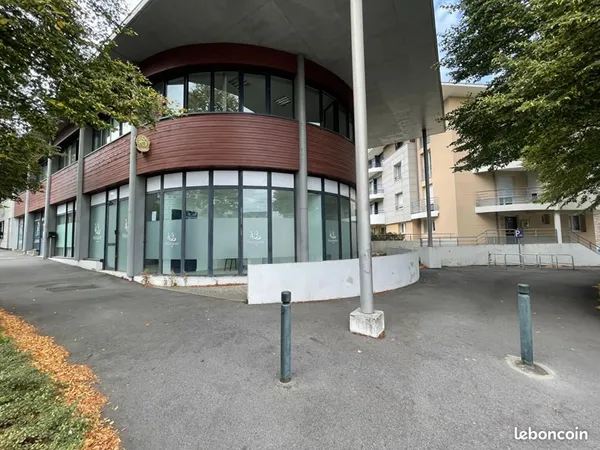 Bureaux 138 m²
