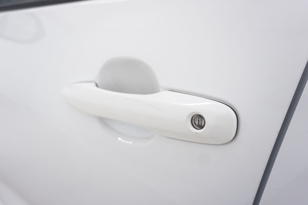 Toyota Yaris 4 — photo 31