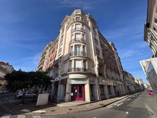 Local commercial 190 m²
