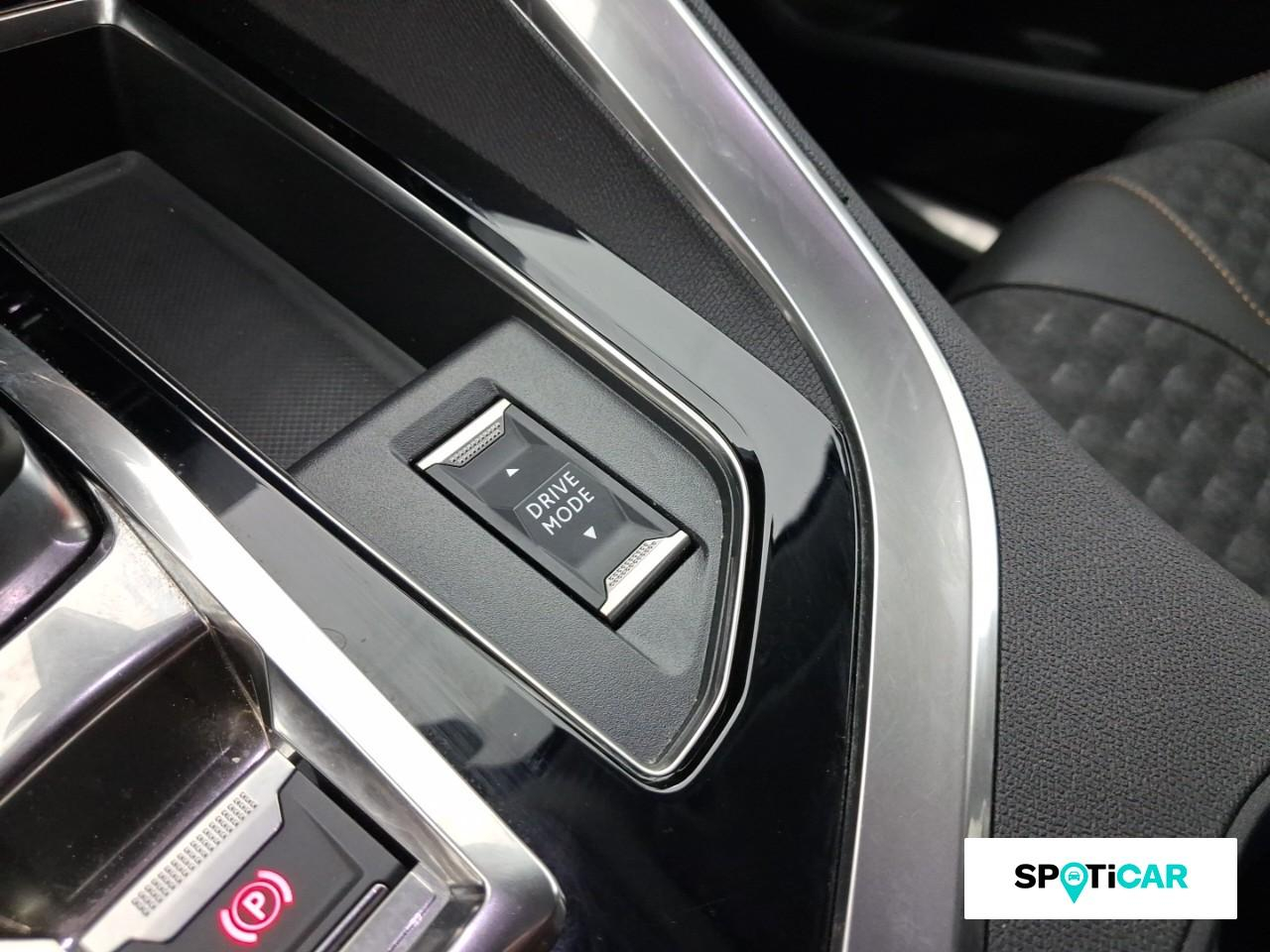 Peugeot 3008 hybrid 225ch roadtrip e-eat8 — photo 17