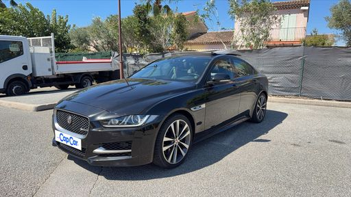 Jaguar XE 2.0 D - 180 CH AWD BVA8 - R-Sport – 2017 – 106953 km – Diesel – Boîte Automatique — photo 3