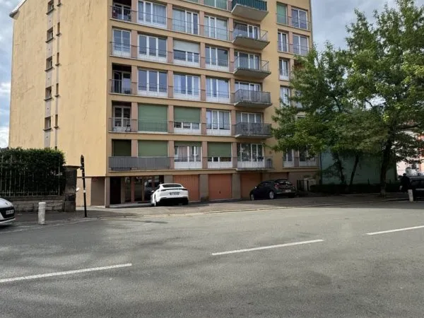 Appartement T6 de 118 m2 avec garage.