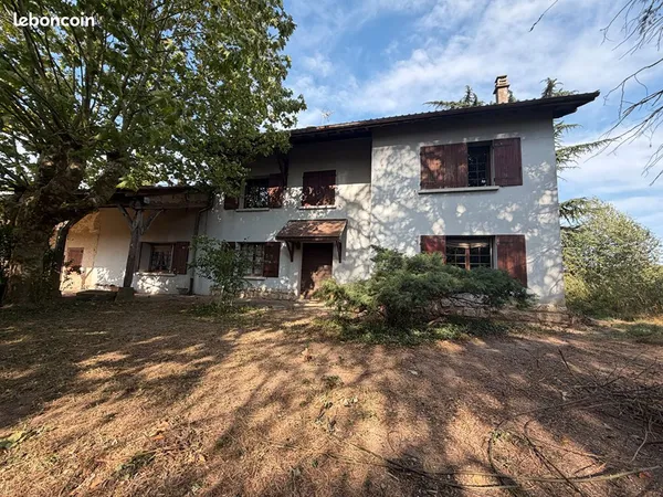 Propriété 6 pièces 215 m²
