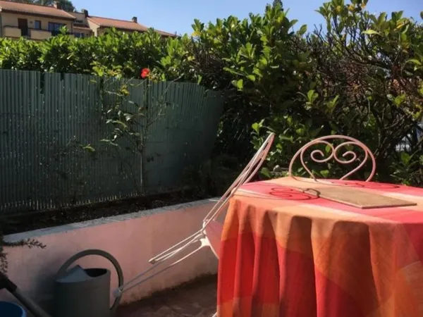 Studio avec grande terrasse
