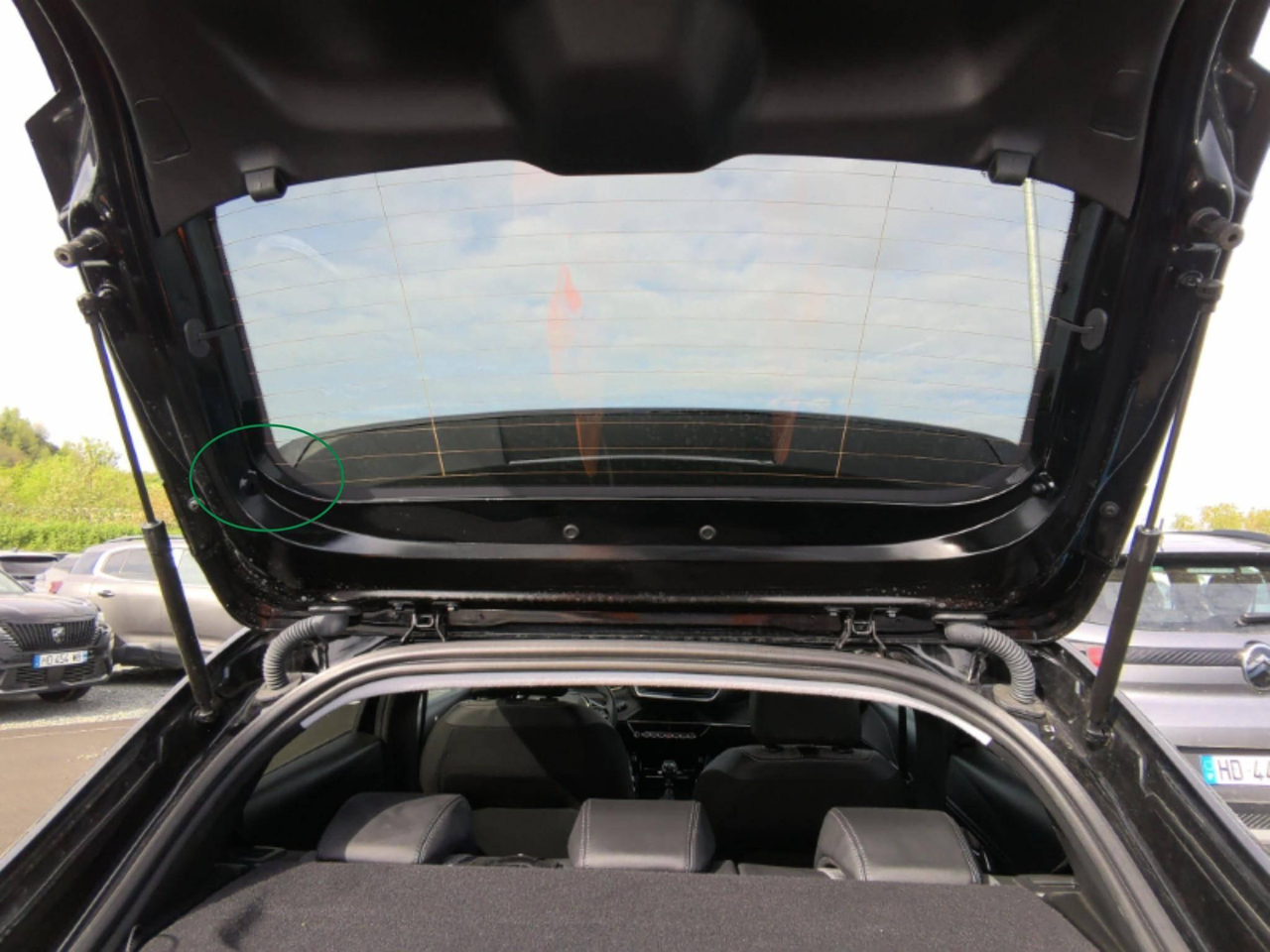Peugeot 208 — photo 11