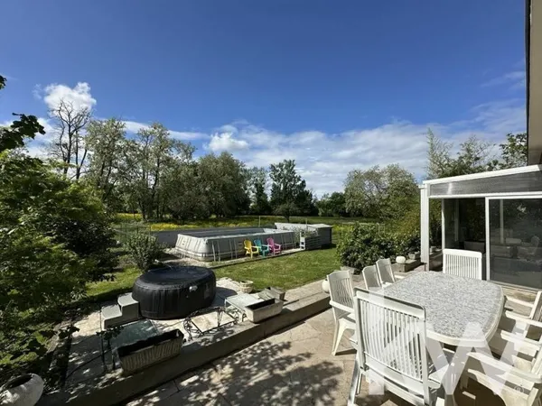 Maison T6 de 200m² + grange 193m² sur terrain 8758m²