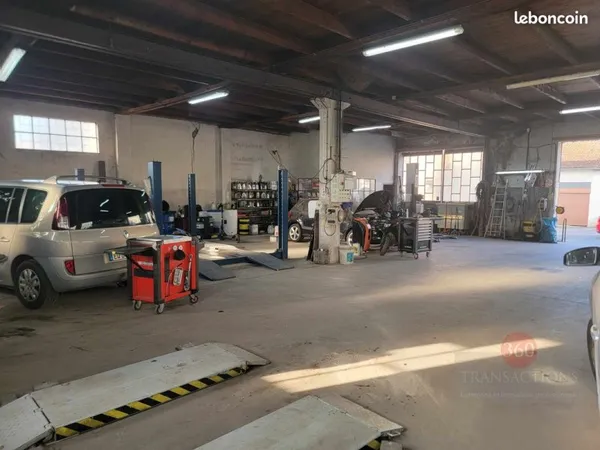 Fonds de commerce, garage automobile, garage 667 m² Naucelle