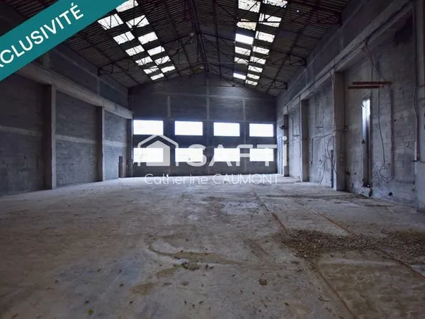Ensemble de locaux industriels