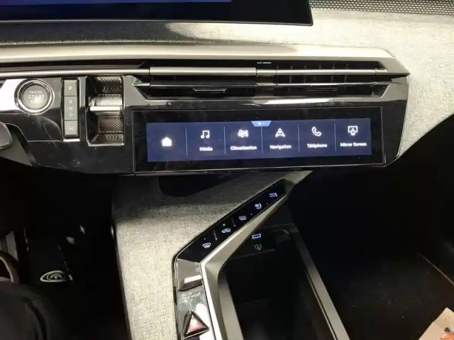 Peugeot 3008 hybrid 145 e-dcs6 — photo 20