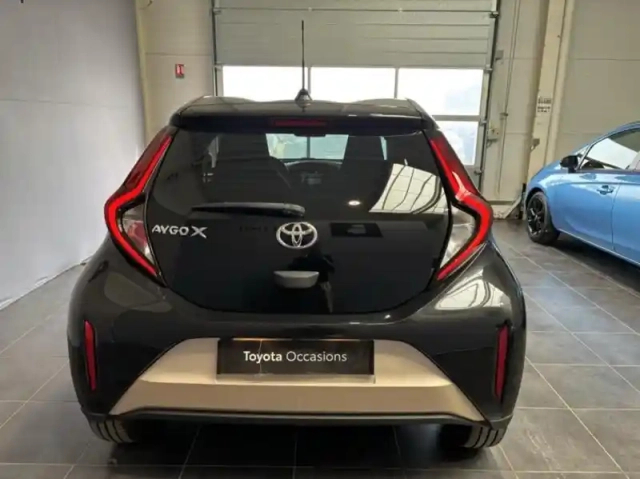 Toyota Aygo x 1.0 vvt-i 72ch design s-cvt — photo 5