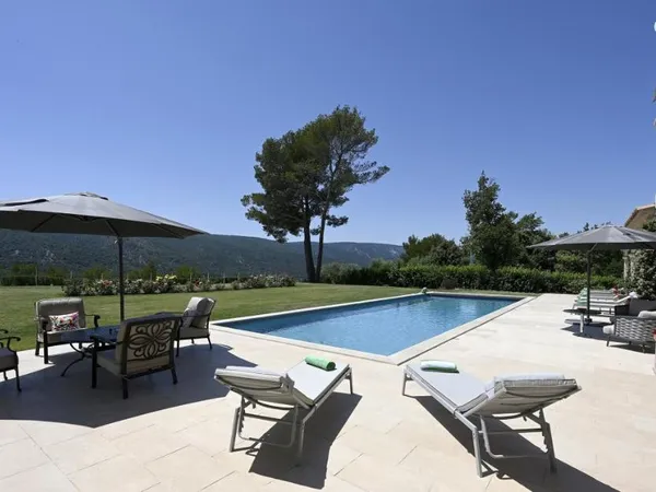 Maison 5 pièces 234 m²