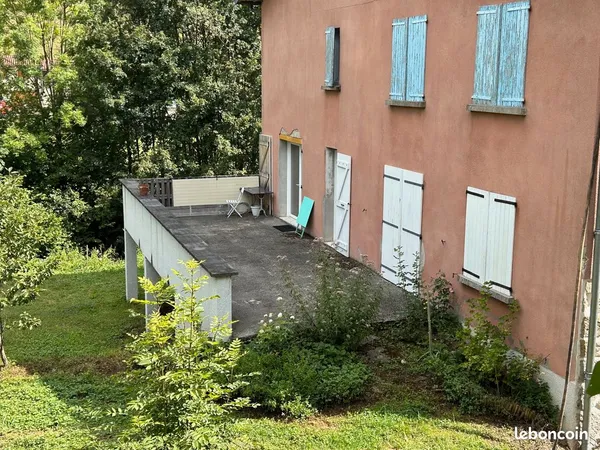 à CLERMONT - T2 MEUBLE