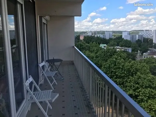 Chambre en colocation meublée libre de suite