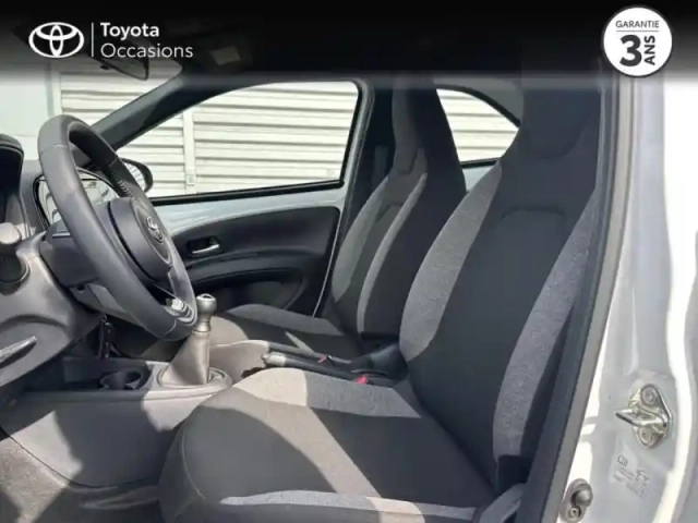 Toyota Aygo X 1.0 vvt-i 72ch dynamic my23 — photo 11