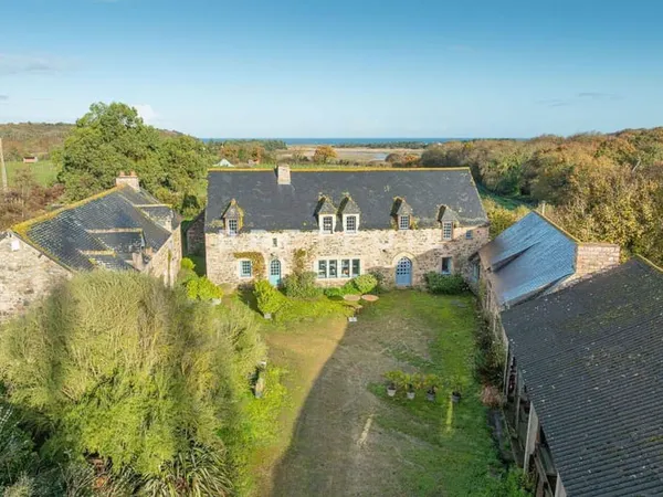 Maison 23 pièces 600 m²
