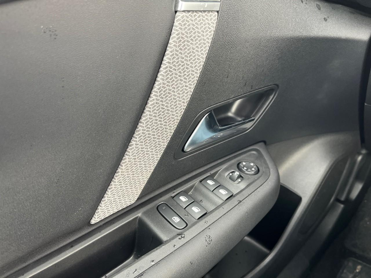 Citroën C4 X hybride 136 e-dcs6 max — photo 18