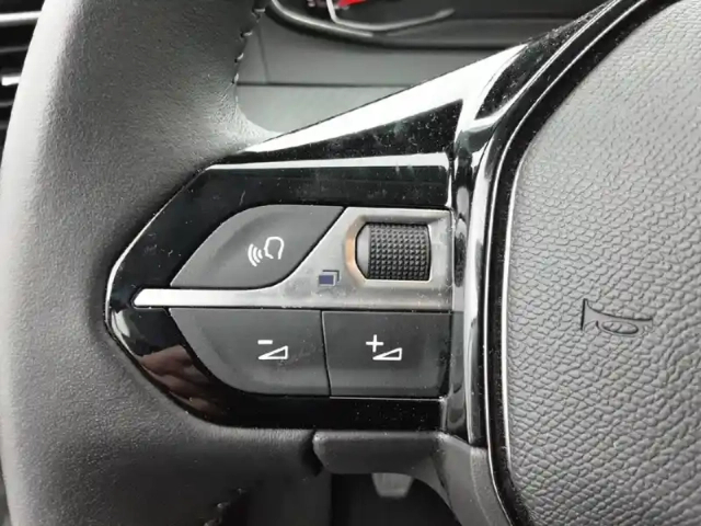 Peugeot 208 puretech 75 s&amp;s bvm5 — photo 20
