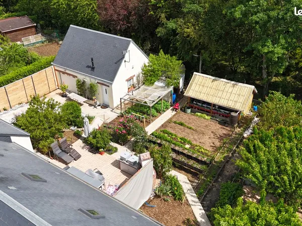 Grande maison plus maison de jardin et un appart