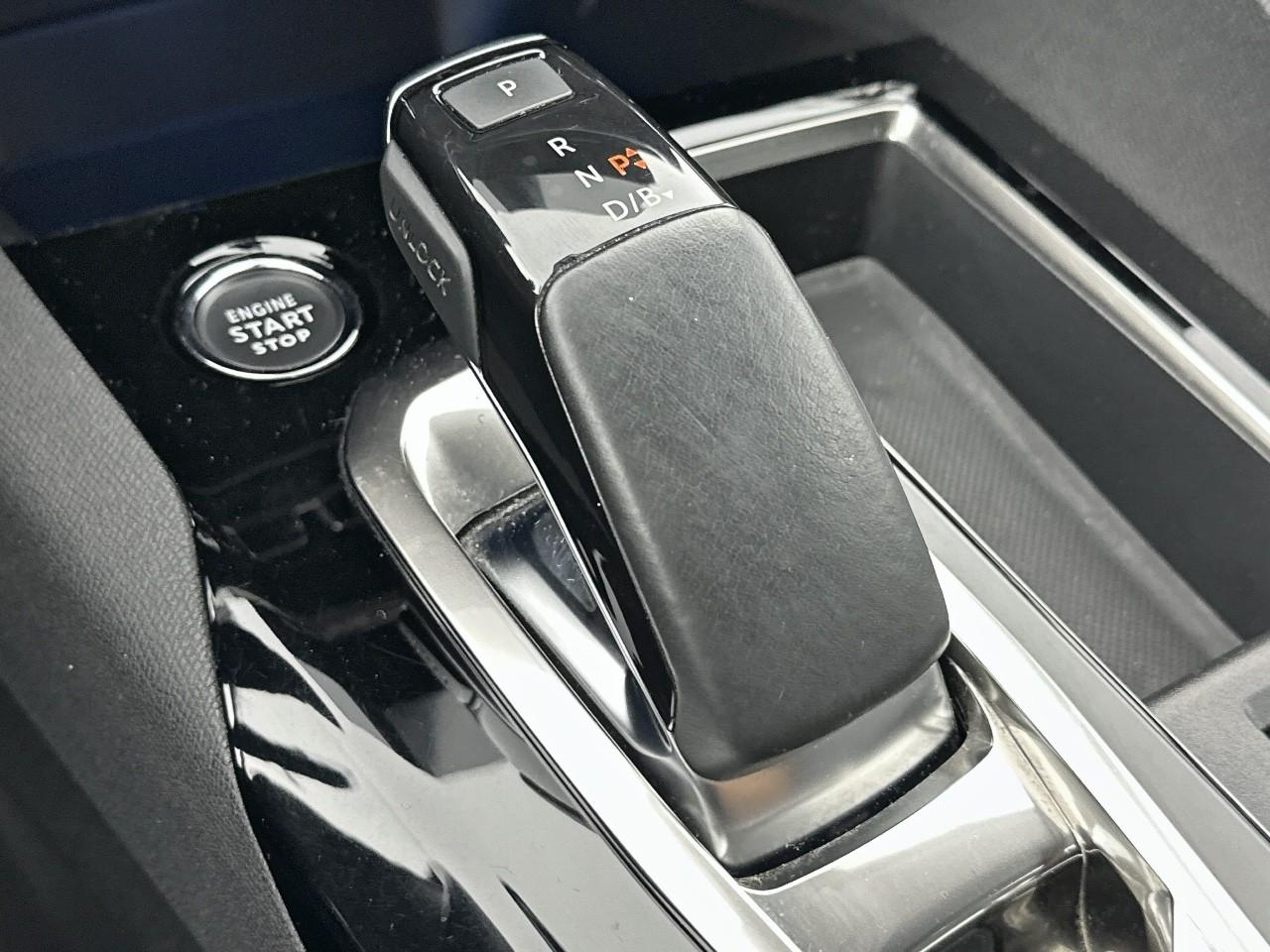 Peugeot 3008 hybrid 225 e-eat8 allure pack — photo 29