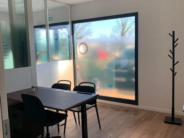 Location bureau privé 12 m2 et espaces communs Actipark Genay