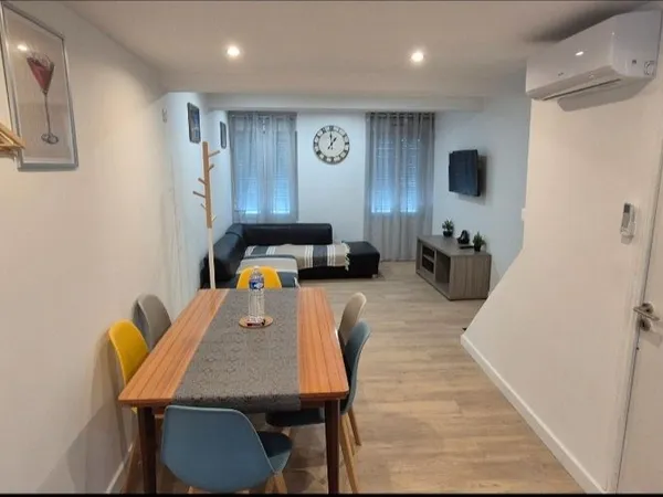🏠 Maison de ville à vendre au prix d'un appartement - Centre-ville d'Aÿ - 3 chambres Sans Jardin
