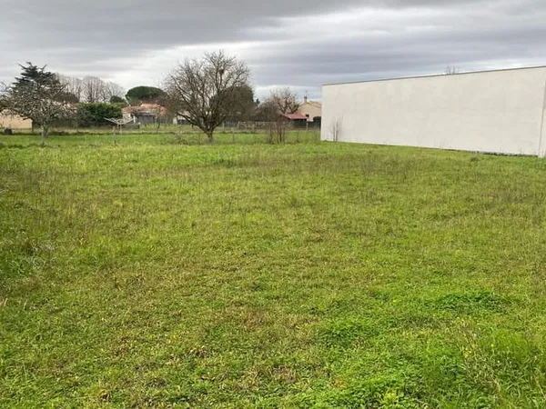 Terrain 626 m²