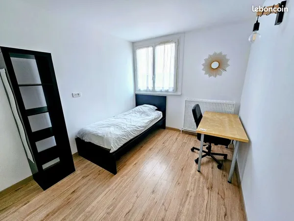 Chambre meublée dans colocation à Créteil