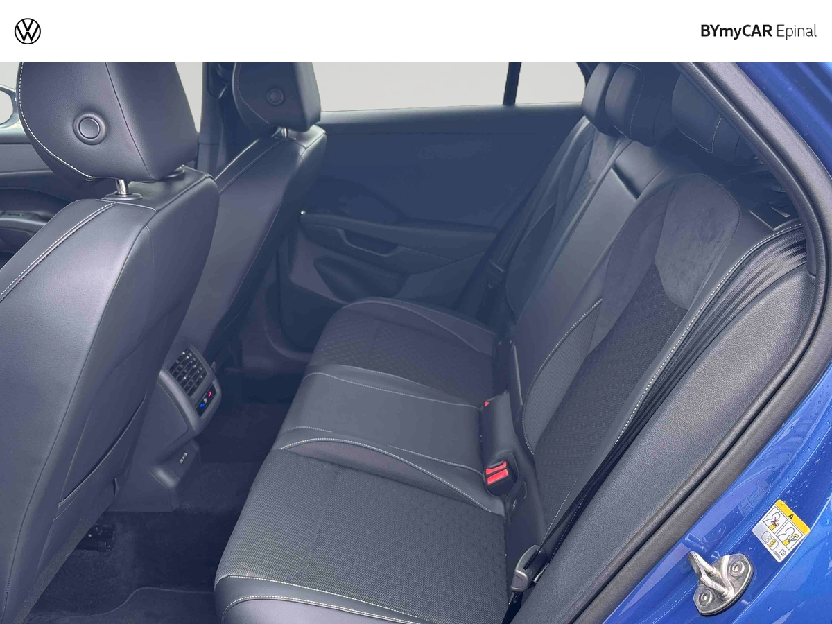 Volkswagen T-Roc 1.5 eTSI EVO2 Hybrid 150 ch DSG7 — photo 12