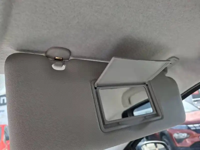 Renault Twingo iii e-tech — photo 3