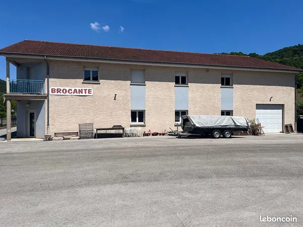 Immeuble 671 m²