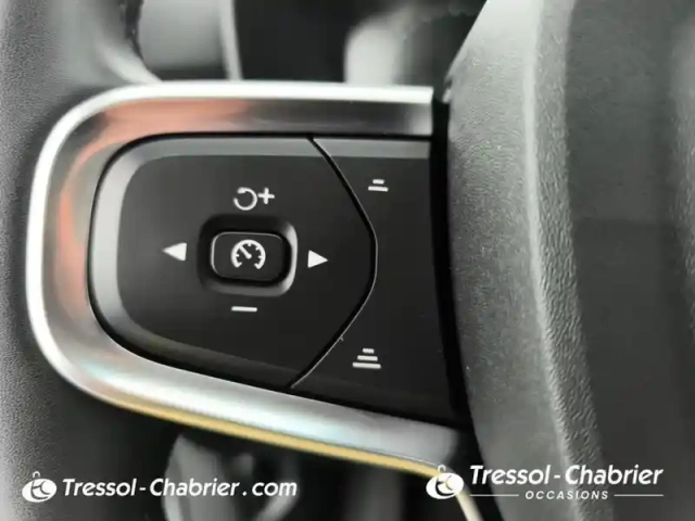 Volvo Xc40 t4 recharge 129+82 ch dct7 inscription business — photo 19