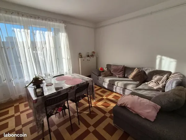 Chambre dans appartement 61 m²