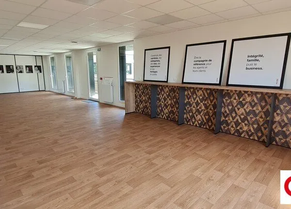 Bureau 304 m²